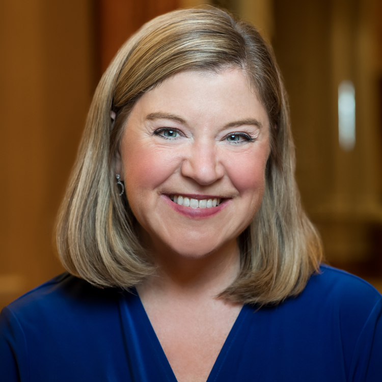 Headshot picture of Jeannie Walters